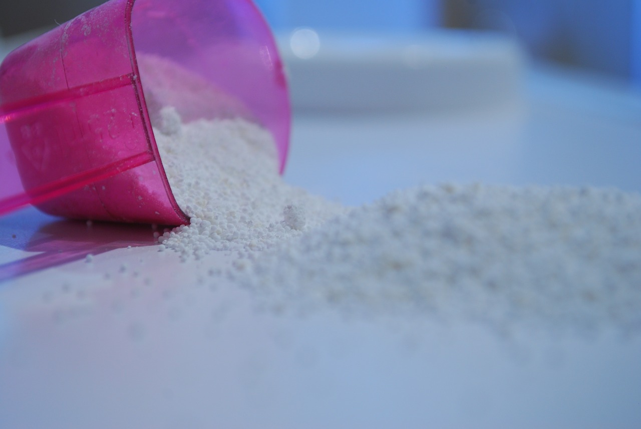Self-Propelling Powder that Stops Bleeding in Hard to Reach Areas