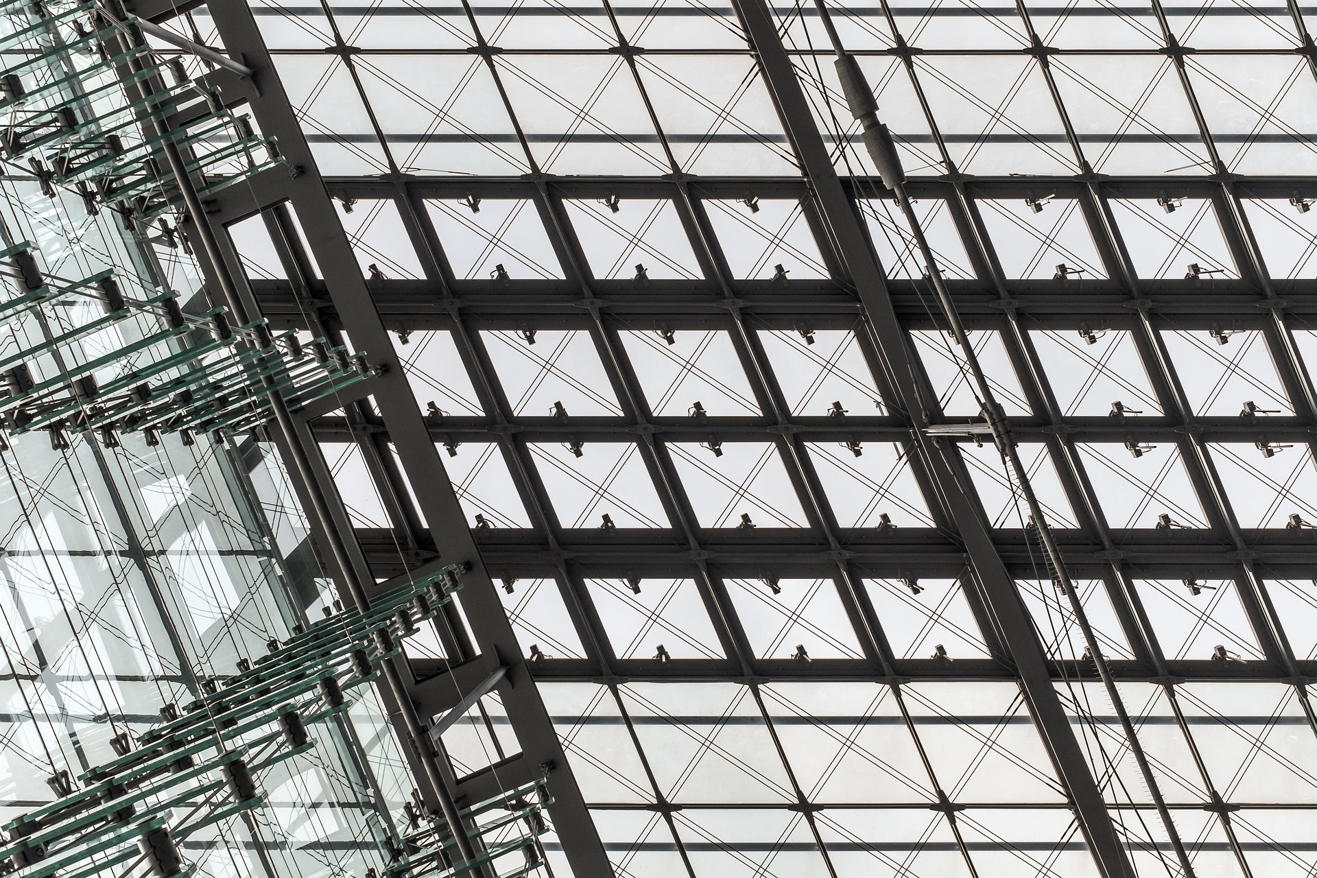 Japanese Scientists Create Glass Nearly as Hard as Steel