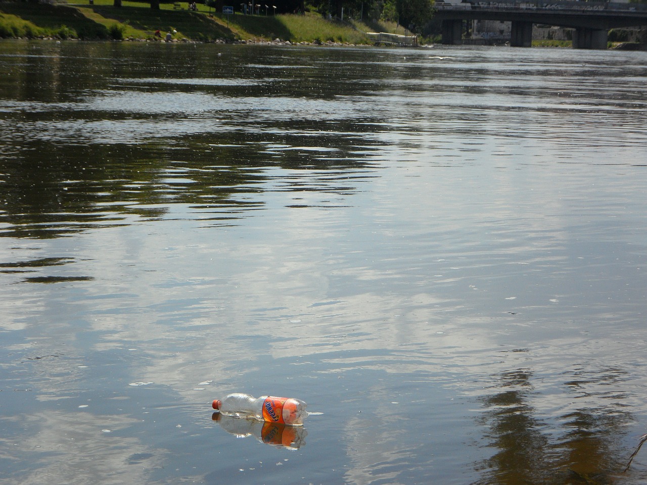 Monitoring Plastic Pollution in the Oceans—Promising Technologies