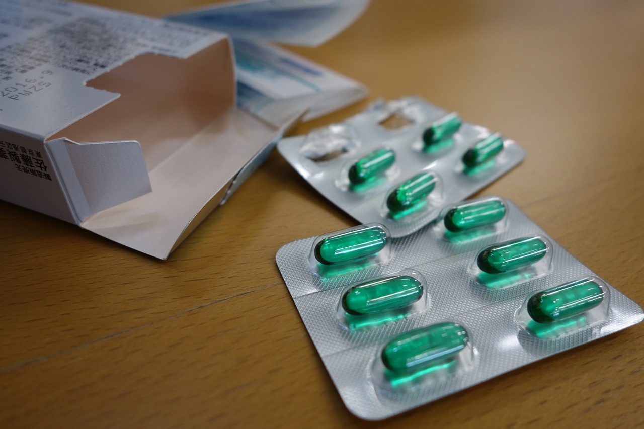 How can nanotechnologies be applied in pharmaceutical packaging?