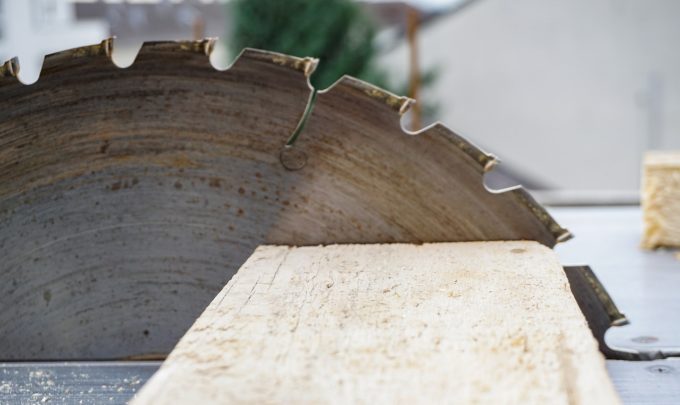 Cost-effective and environmentally friendly coating solutions for saw blades
