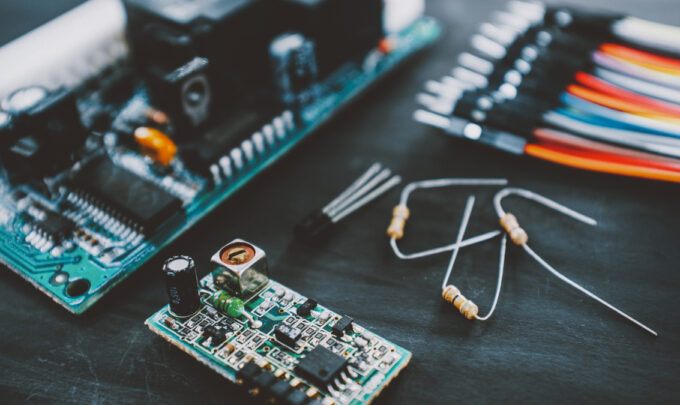 Discovering new methods for recycling and reusing electronic components in the automotive industry