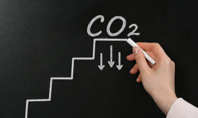 Decarbonization in IT Operations: A Business Unit Approach to Carbon Emission Reduction