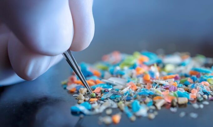 Micro/nanoplastics and the quest for sustainable practices in plastic-intensive industries