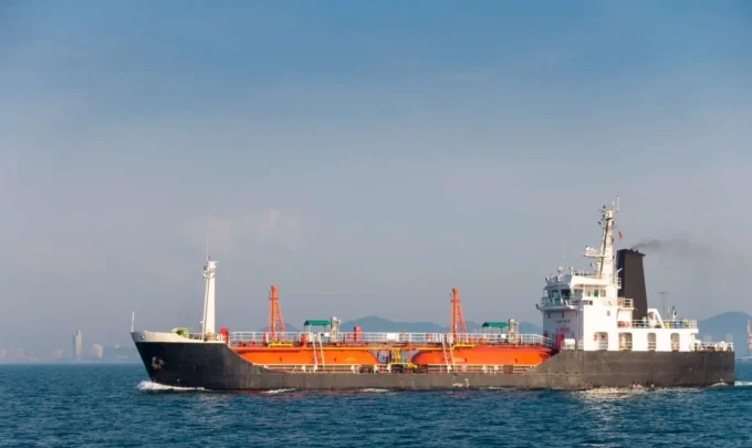 Roadmap of low-carbon fuels and infrastructure for the maritime industry