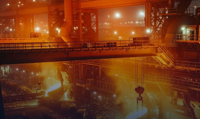 Investment-ready decarbonization pathways for low-carbon steel